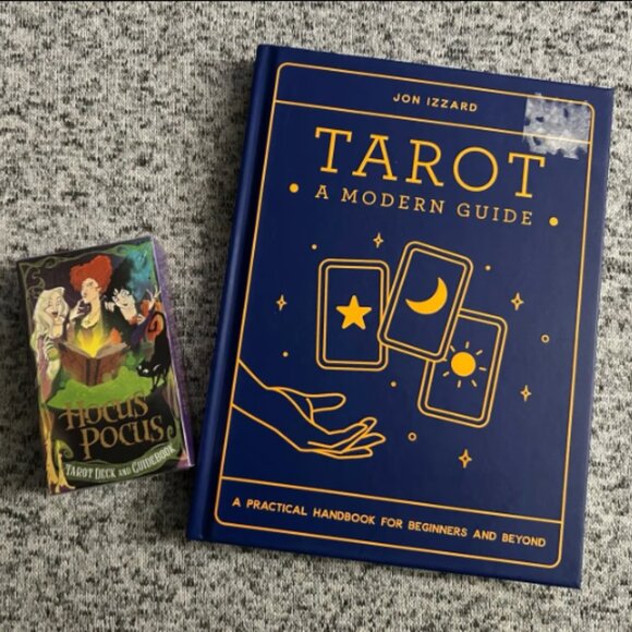 WITCH LOT Hocus Pocus: The Official Tarot Deck: Tarot Cards & Tarot How to Guide - Picture 1 of 7